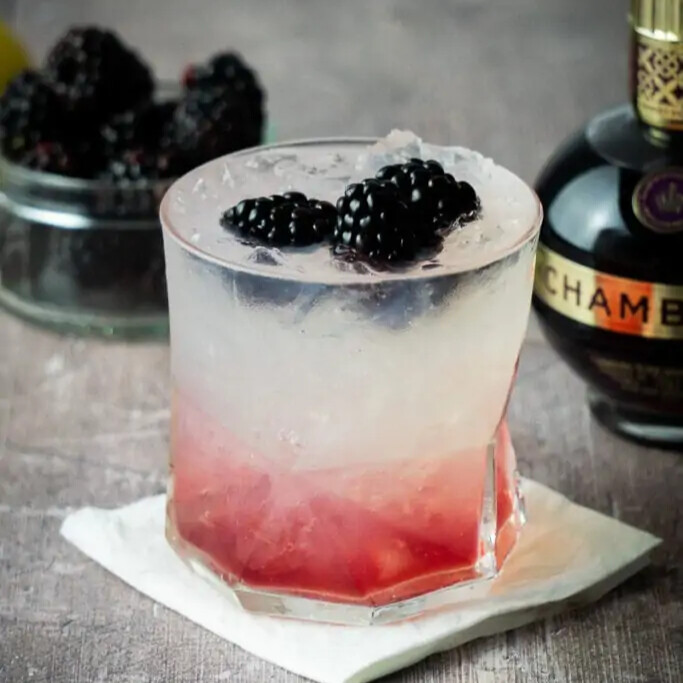 Chambord-Bramble-Cocktail-22-683x1024.png