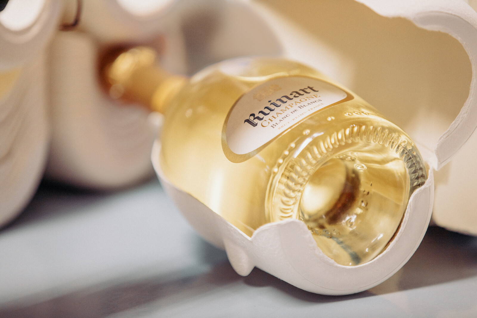 Ruinart-Second-Skin-75-Lifestyle-White-Craftmanship.JPG