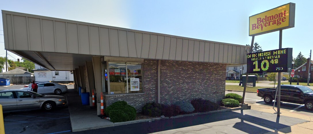 Belmont Beverage Pontiac at Anthony – Fort Wayne, Indiana liquor store exterior