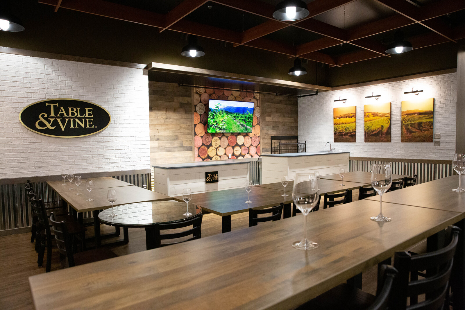 Tastingroom_-1044.jpg