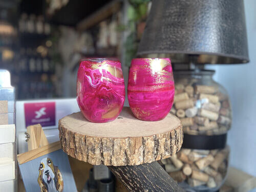 D And S Craftworks 20oz Bright Pink With Gold Swirl Clear Hand Made Stemless Wine Glass Set Of 2