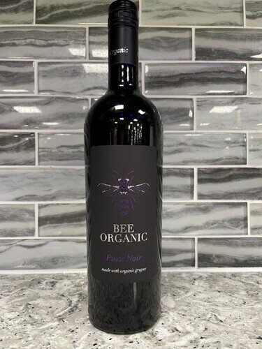 Bee Organic Pinot Nior Sweet Ripe Fruit Black Cherry Aromas Flavors Sweet Cherry