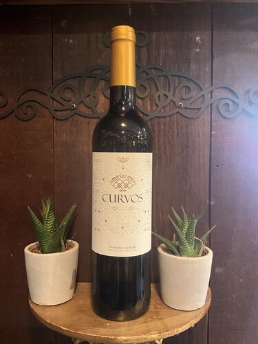 Curvos Superior Vinho Verde