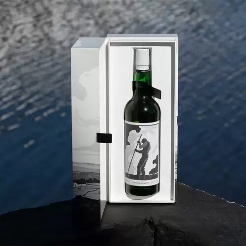 Laphroaig 33 Years Old Strong Characters Donald Johnston