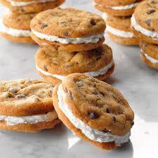 12 Sandwich Cookies