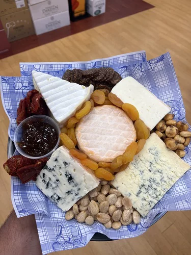 BLUES AND BRIES PLATTER