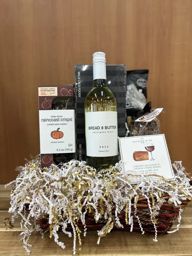 Sauvignon Blanc Wine & Gourmet Gift Basket - Bread & Butter