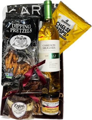 White Wine Sip & Snack Gift Basket