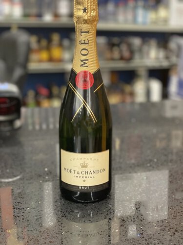 Moet Chandon Champagne 3 btl Bundle