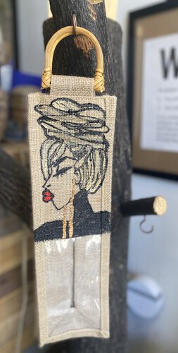 Ppp Artwork Hand Painted Single Bottle Peep Hole Canvas Wine Bag Gold Locks Updo
